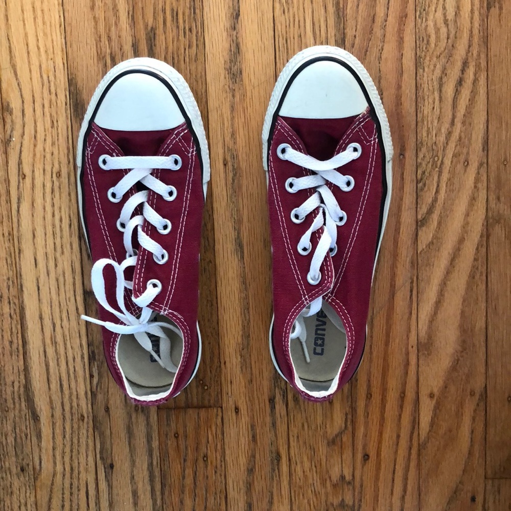 Converse. Maroon. Men’s 4 women’s 6.